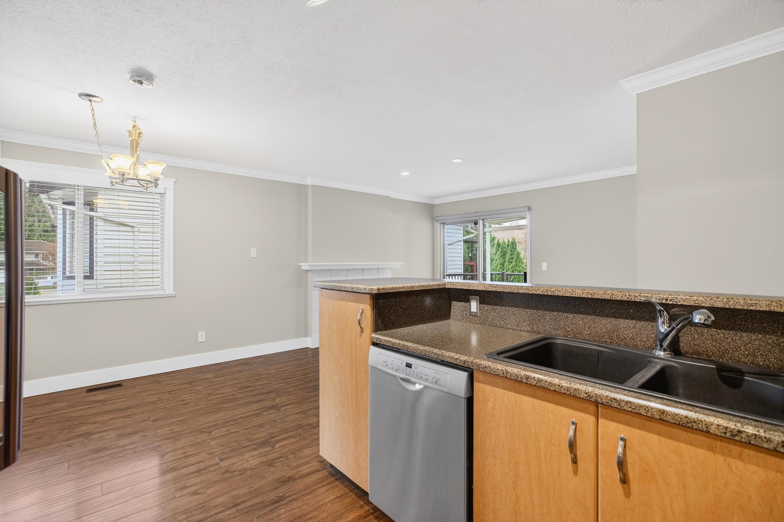 23258 121a Avenue Maple Ridge For Sale, R3087241 - StrawHomes.com