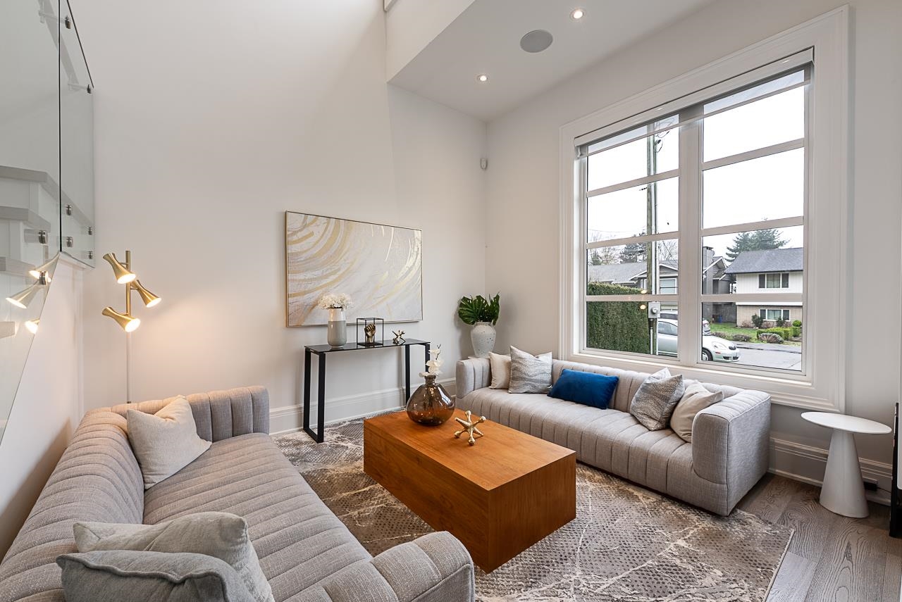 14237 Vine Avenue White Rock For Sale, R3080356 - StrawHomes.com